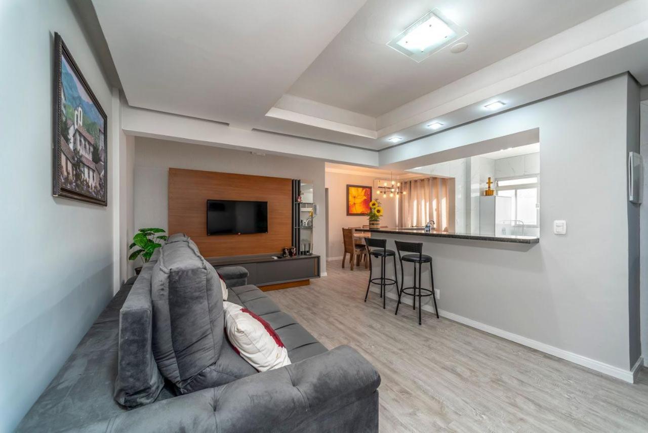 Apartamento Apto Pe Na Areia, Direcao Ilha-balneario Camboriu. *